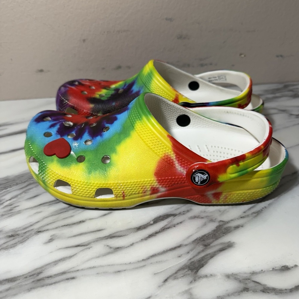 Crocs Classic Clog Tie Dye Rainbow Men's size 7 women's 9 Slip On Shoes